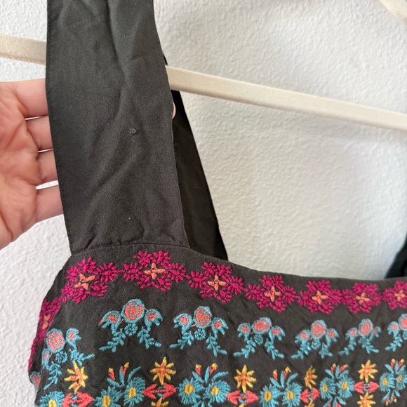 Natural Life Embroidered Floral Tank - Picture 3 of 6